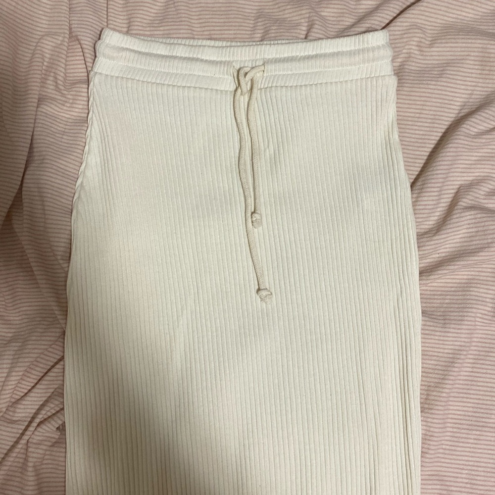 Zara Ribbed Skirt 🤍